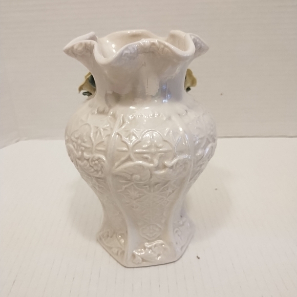 Ceramic Vase With 3 Flowers / 6.25” x 4” Floral Design White Vase - Picture 4 of 7